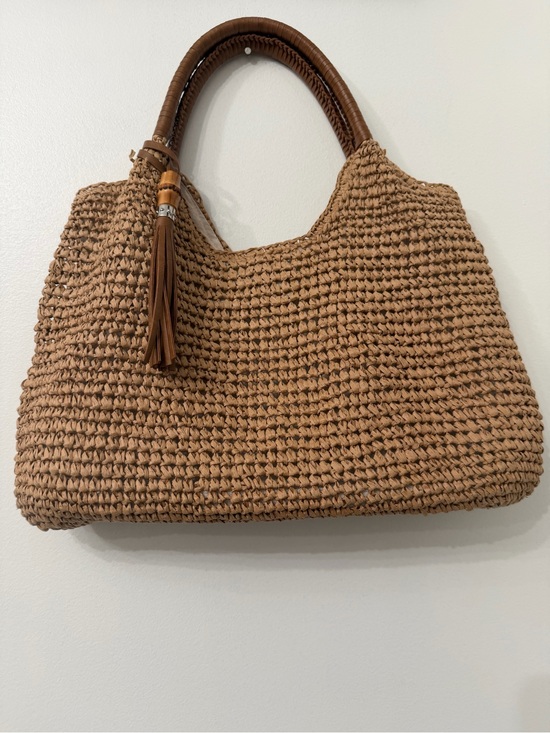Tommy Bahama Handbags - Tommy Bahama Brown Woven Tote with Tassel